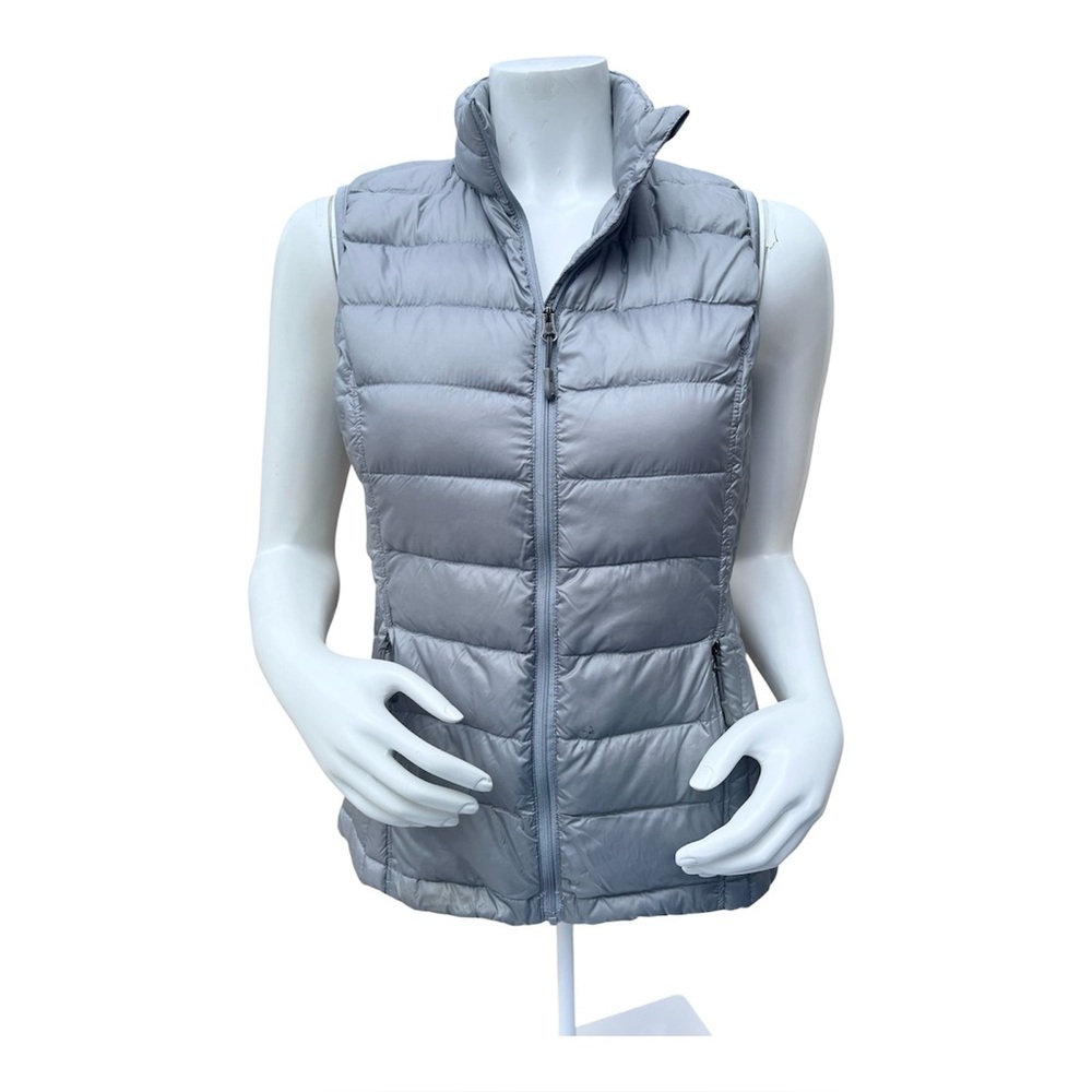 32 Degrees Lightweight Gray/Silver Puffer Sleeveless Vest Women’s S SMALL STAIN